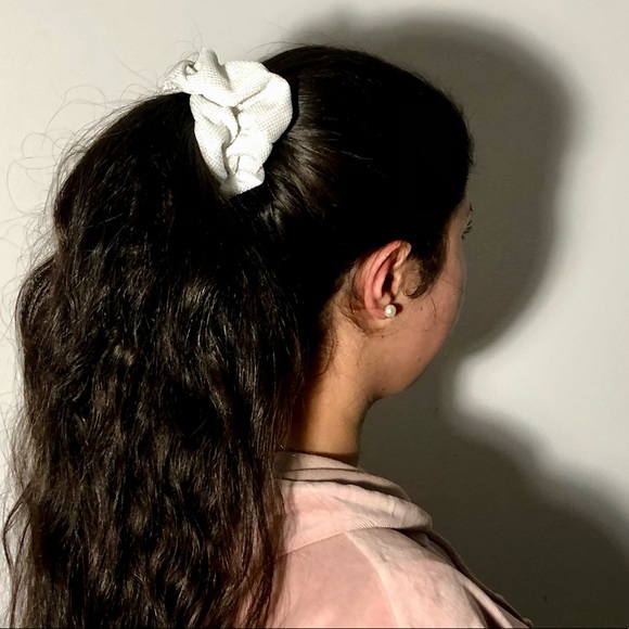 ✨3 PACK HANDMADE STYLISH SCRUNCHIES💜🤍🖤 - Picture 3 of 7